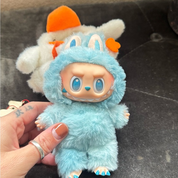 Pop Mart Big Energy Labubu Hope  + Costume - Picture 6 of 7